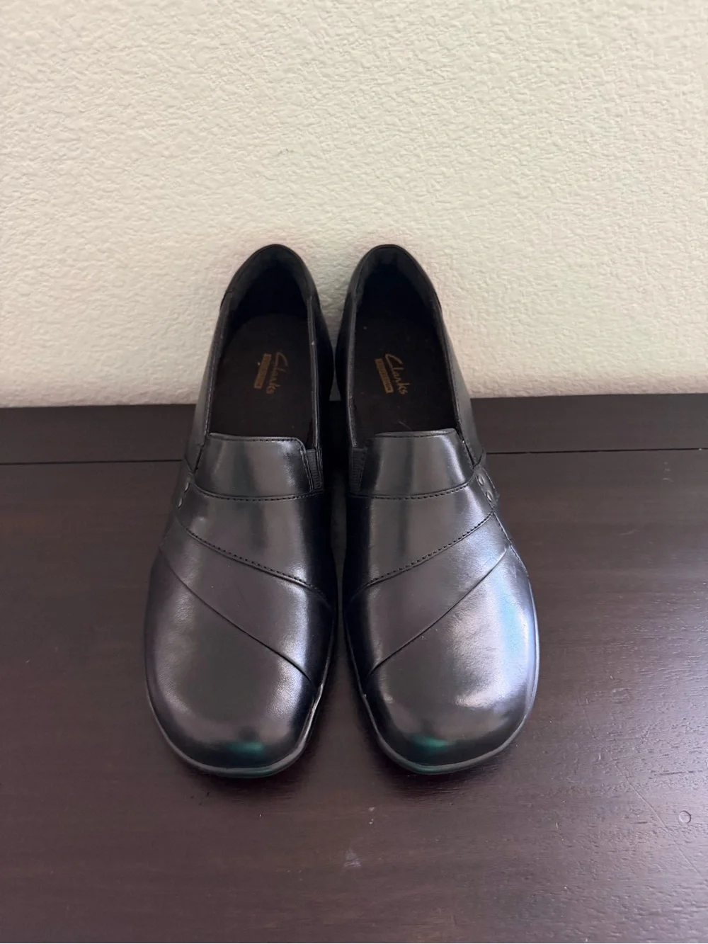 Clarks MaryGold Black Leather Slip-On Loafers for Women Size 8.5